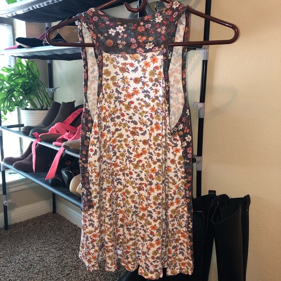 American Rag dual color floral tank top 🌼🍂 - Picture 4 of 4